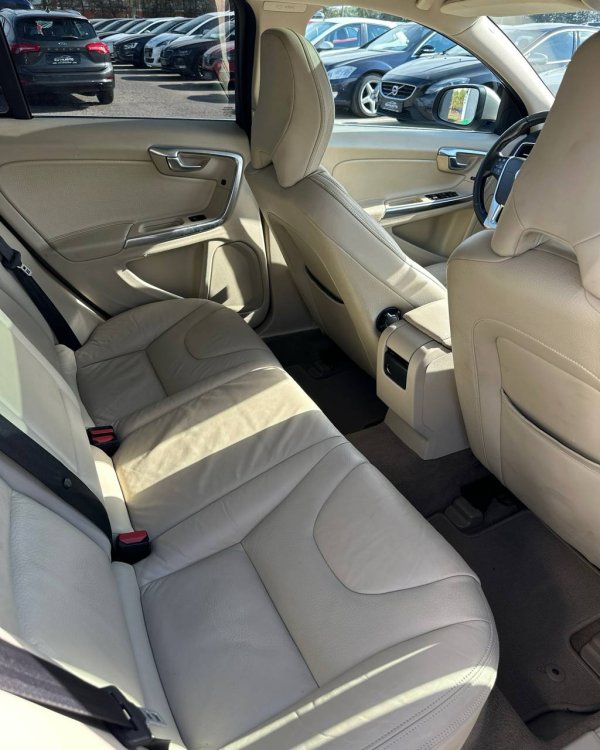 Volvo V60 I - Image 13