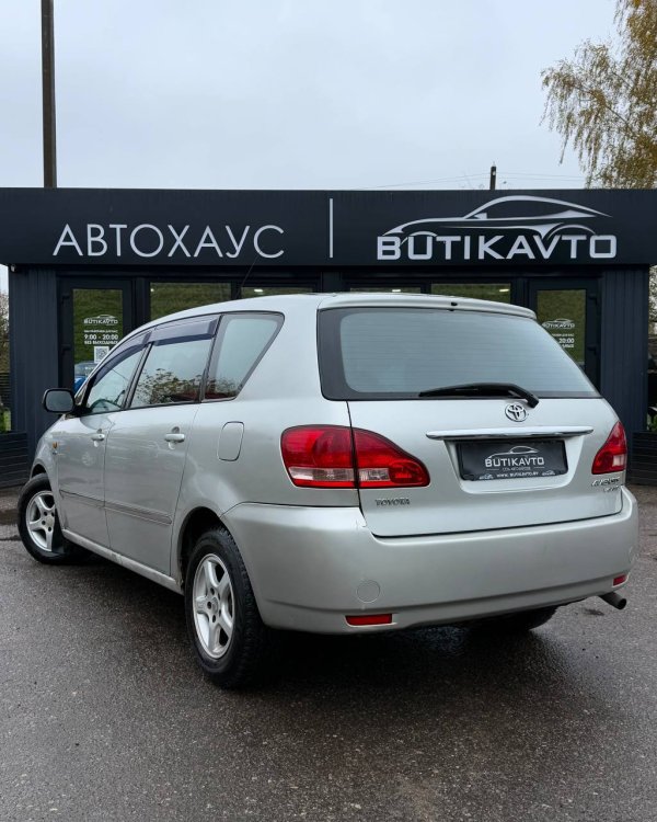 Toyota Avensis Verso I - Image 6