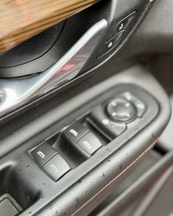 GMC Terrain II - Image 18