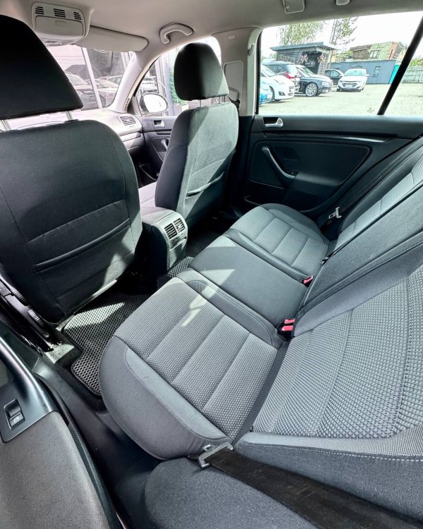 Volkswagen Golf VI - Image 11