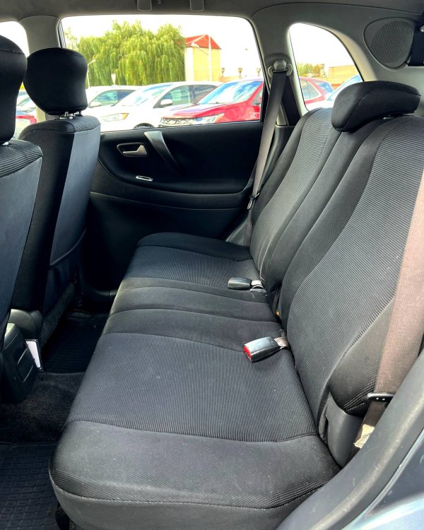 Suzuki Liana I · Рестайлинг - Image 15