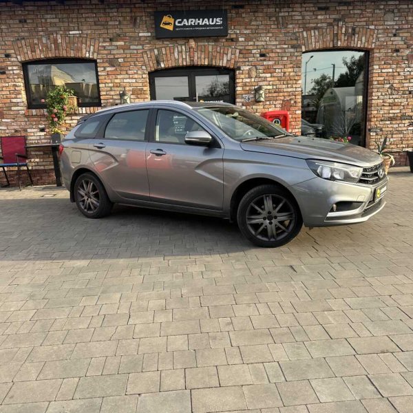 Lada Vesta 2021 г 100680 км