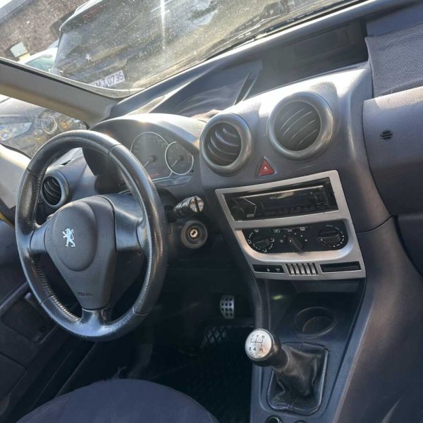 Peugeot 1007 2005 г 330495 км - Image 17