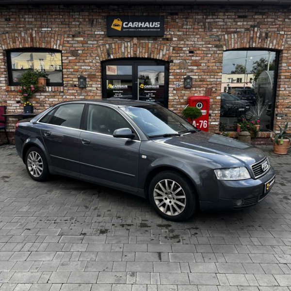 Audi A4 2002 г 434793 км