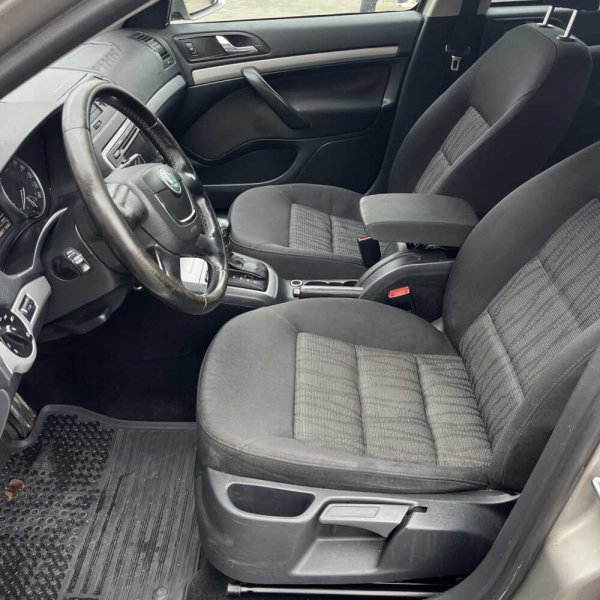 Skoda Octavia 2010 г 289877 км - Image 9