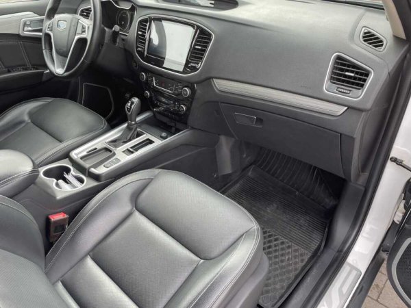 Geely Emgrand X7 2018 г 38000 км - Image 12