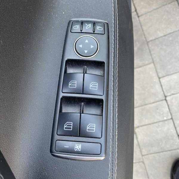 Tesla Model S 2015 г 114819 км - Image 9