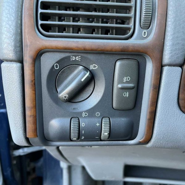 Volvo V40 1997 г 509218 км - Image 8