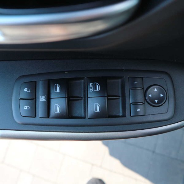 Jeep Cherokee 2019 г 104000 км - Image 8