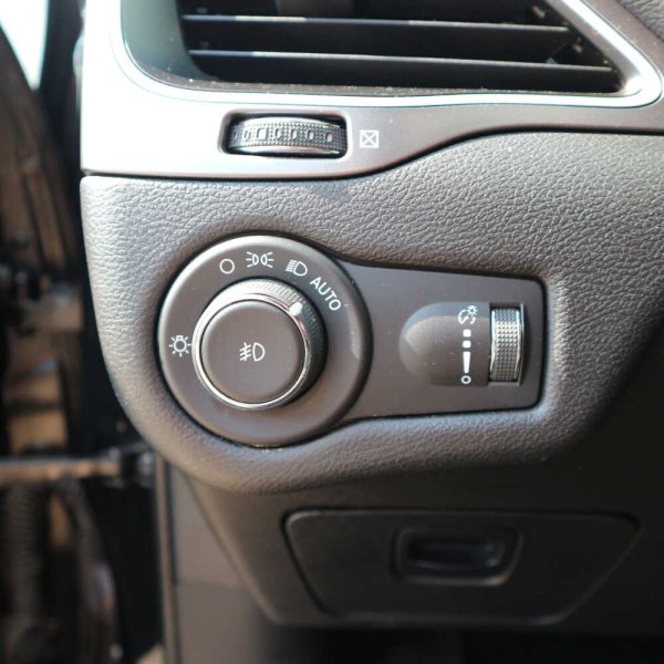 Jeep Cherokee 2019 г 104000 км - Image 9