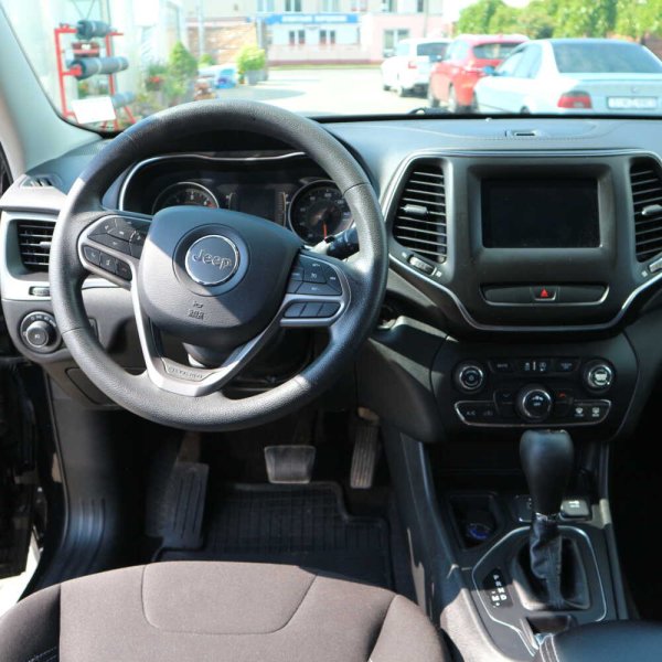 Jeep Cherokee 2019 г 104000 км - Image 13