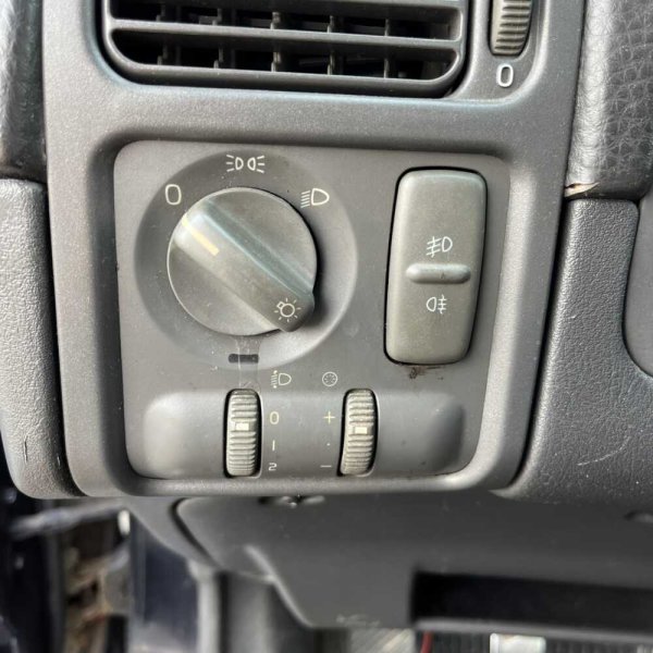 Volvo S40 1998 г 582446 км - Image 9