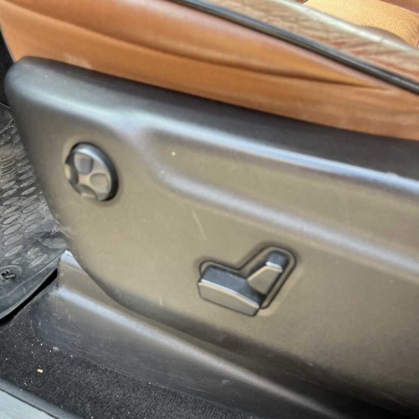 Jeep Grand Cherokee 2011 г 216631 км - Image 12