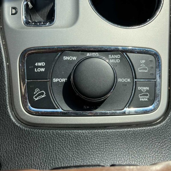 Jeep Grand Cherokee 2011 г 216631 км - Image 17