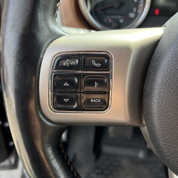 Jeep Grand Cherokee 2011 г 216631 км - Image 19