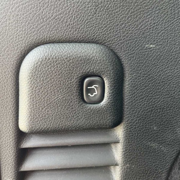 Jeep Grand Cherokee 2011 г 216631 км - Image 28