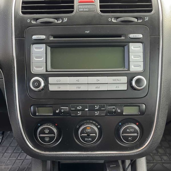 Volkswagen Jetta 2007 г 305068 км - Image 11