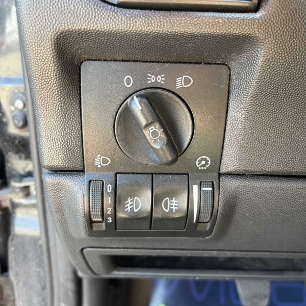 Opel Corsa 2004 г 243799 км - Image 10