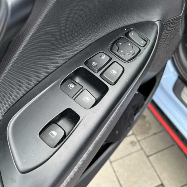 Hyundai Veloster 2018 г 55298 км - Image 11