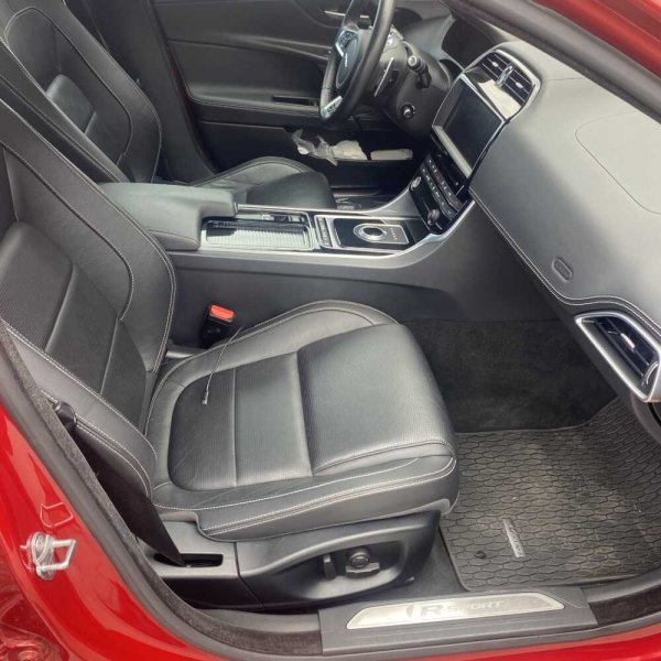 Jaguar XE 2017 г 44000 км - Image 26
