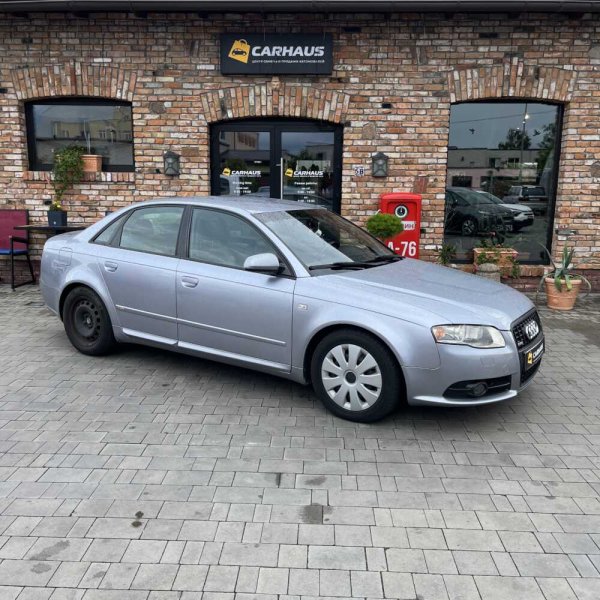 Audi A4 2005 г 256210 км