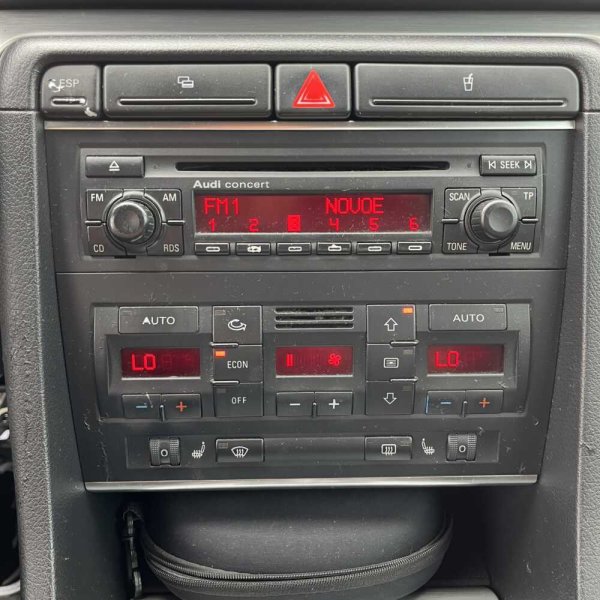 Audi A4 2005 г 256210 км - Image 11