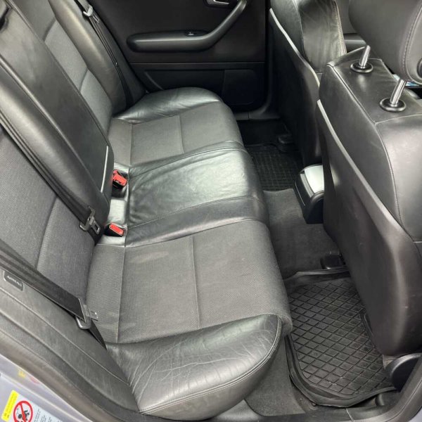Audi A4 2005 г 256210 км - Image 17
