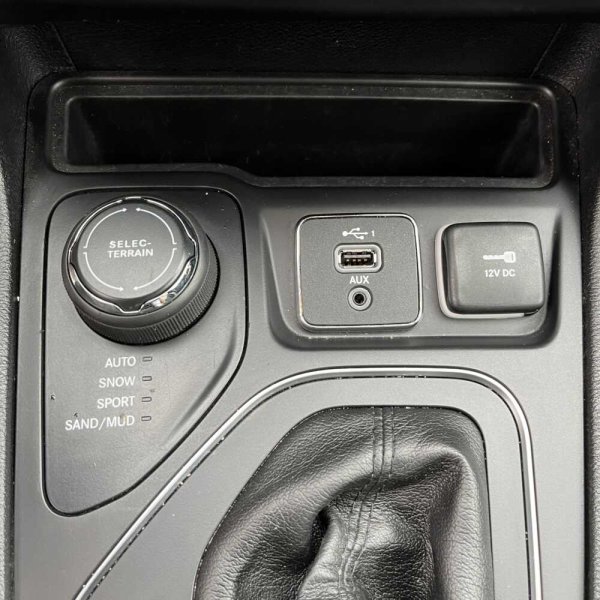 Jeep Cherokee 2019 г 72413 км - Image 18