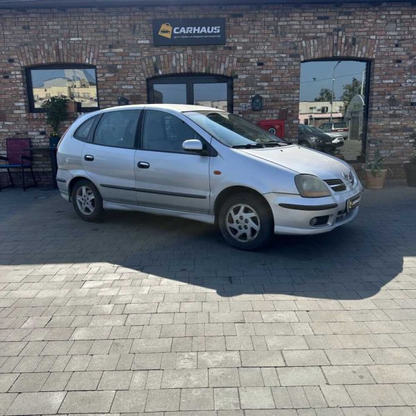 Nissan Almera Tino 2001 г 432660 км
