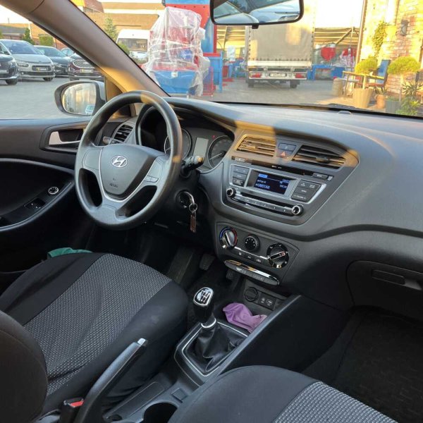 Hyundai i20 2016 г 145892 км - Image 18
