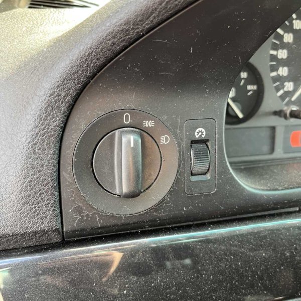 BMW 5 серия 1998 г 284091 км - Image 14