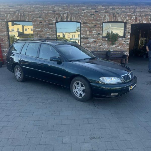 Opel Omega 1998 г 579115 км