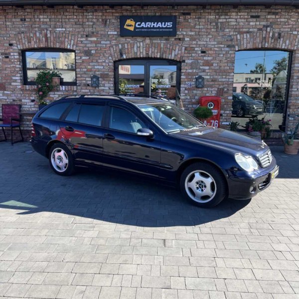 Mercedes C-класс 2006 г 410133 км