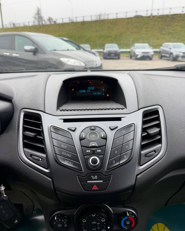 Ford Fiesta VI · Рестайлинг - Image 17