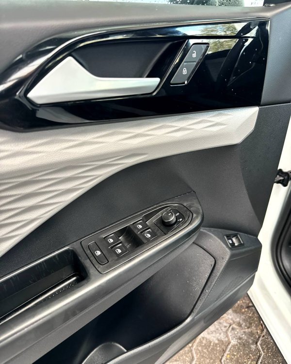 Volkswagen Taos  I - Image 9
