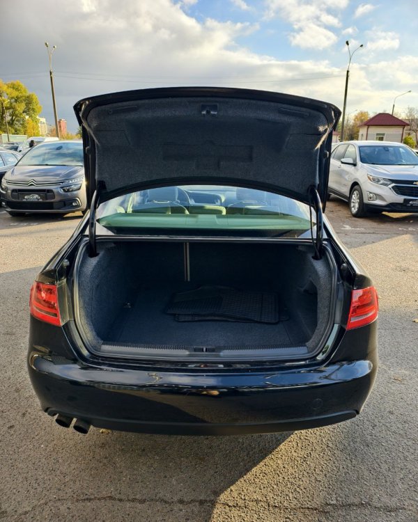 Audi A4 B8 - Image 12