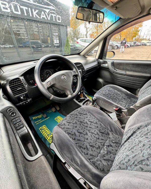 Opel Zafira A - Image 10