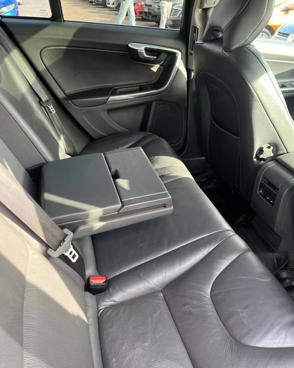 Volvo V60 I - Image 13