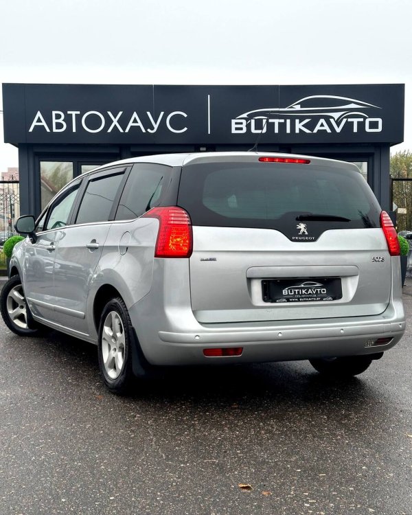 PEUGEOT 5008 - Image 4