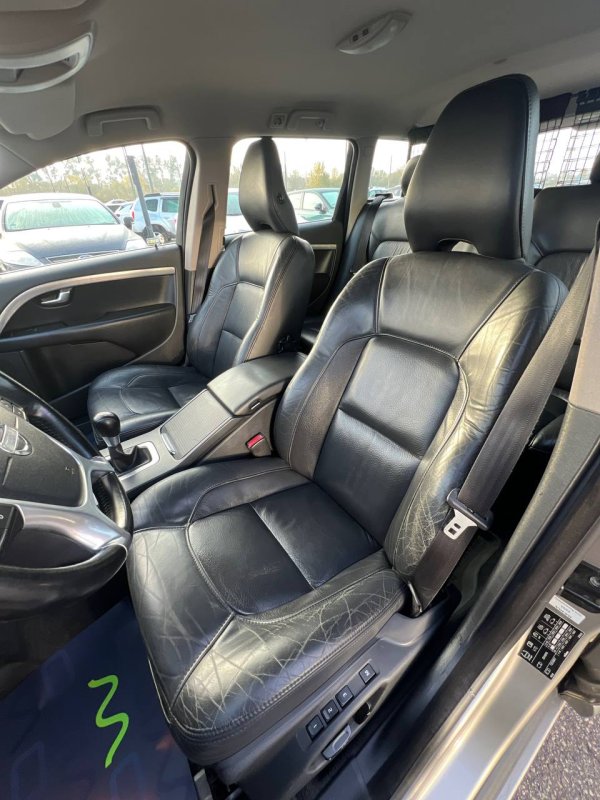 Volvo V70 III - Image 12