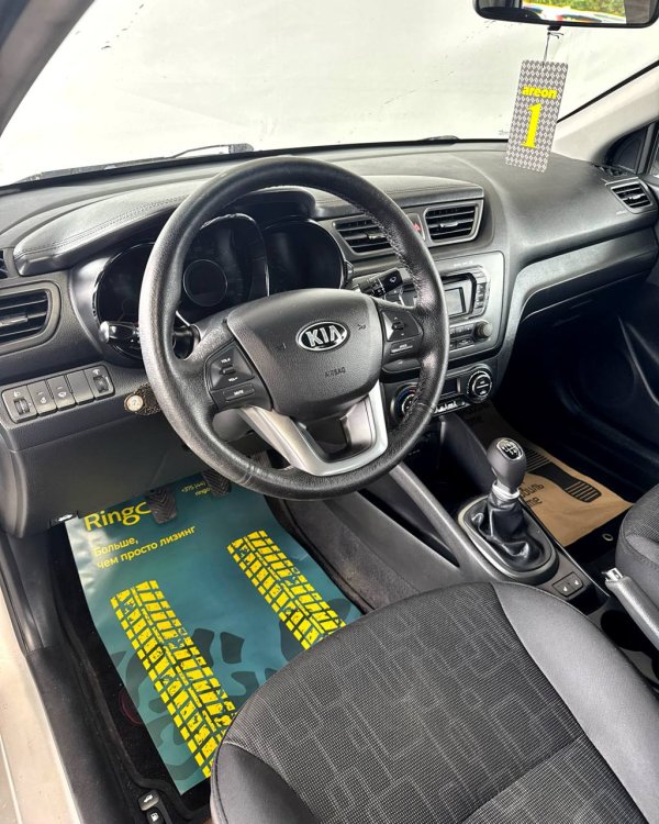 Kia Rio III - Image 11