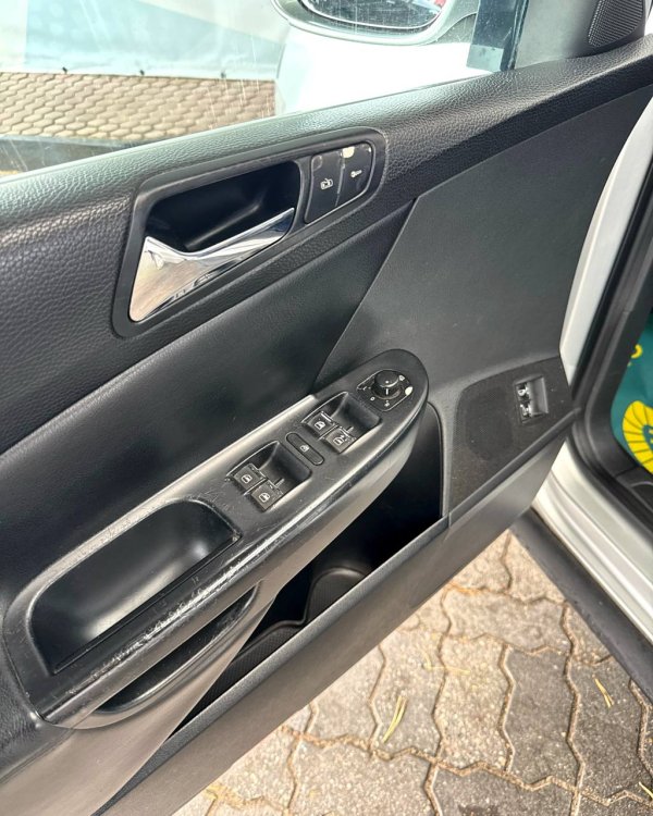 Volkswagen Passat B6 - Image 9