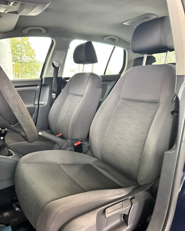 Volkswagen Golf V - Image 10