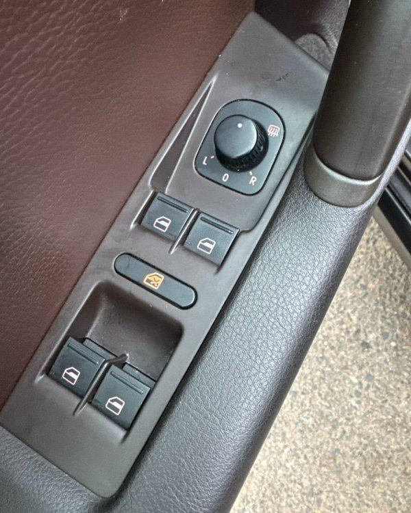 Volkswagen Passat B7 - Image 18