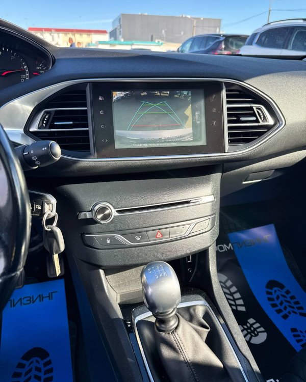 Peugeot 308 T9 - Image 11