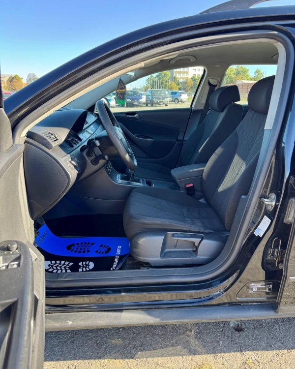 Volkswagen Passat B6 - Image 10