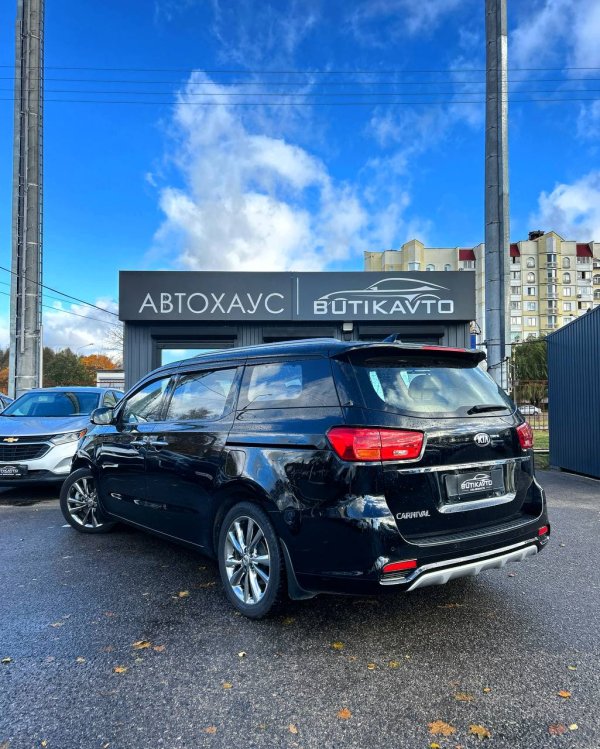 Kia Carnival III - Image 4