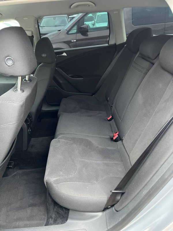 Volkswagen Passat B6 - Image 14