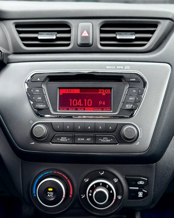 Kia Rio III - Image 16