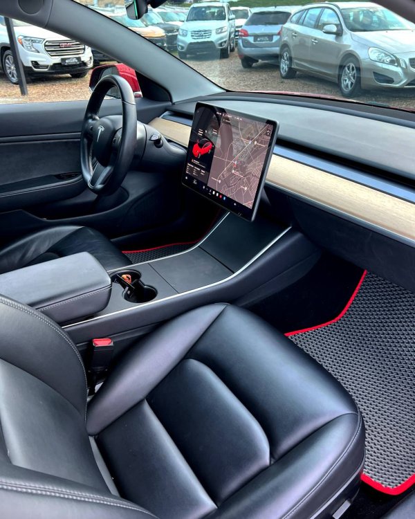 Tesla Model 3 I - Image 11